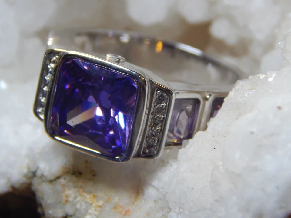 Anillo de oro blanco relleno de oro de 18k para hombre o dama, talla 11 Reino Unido con 9,8 gramos Foto 1 de 4