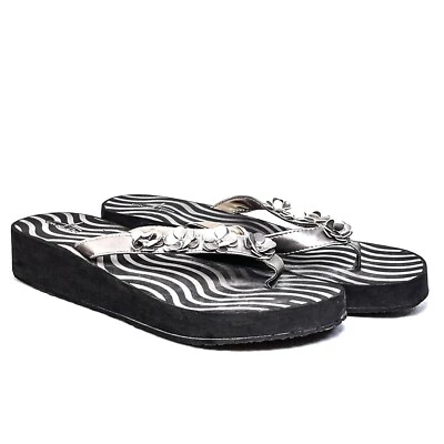 Blue Fin Layla Womens Gray Floral Memory Foam Thong Flip Flops Sandal Size 11 - Image 1 of 4