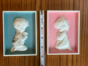 VTG 60' Set Pair Praying Boy Girl Molded Small Plastic Wall Hanging Plaques Kids - Picture 1 of 20