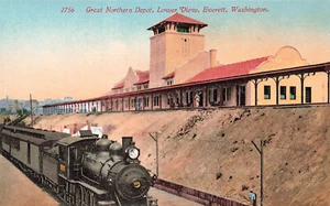  EVERETT WA STEAM LOCOMOTIVE AT GREAT NORTHERN DEPOT VINTAGE POSTCARD 091123 S - Picture 1 of 2