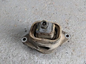 RANGE ROVER 4.4 OS ENGINE MOUNT 675205902 - Picture 1 of 2
