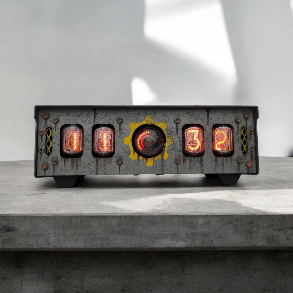 Nixie tube clock with IN-12 tubes and A-101/OG-4 dekatron in metallic case - Image 1 of 4