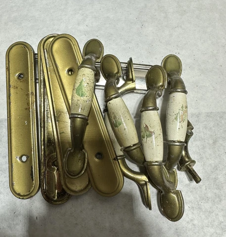 VINTAGE LOT of 5 FLORAL CABINET DOOR KNOBS PULLS Cover