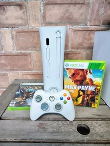 XBOX 360 CONSOLE BIANCA COMPLETA CON JOYSTICK E GIOCHI + ALIMENTATORE - Foto 1 di 7