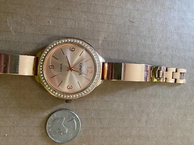 Reloj Geneva Bling con pedrería todo alrededor oro rosa dorado Foto 1 de 3