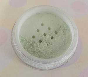 Pretty Girl Loose Mineral Correcting Concealer, Green - Picture 1 of 3