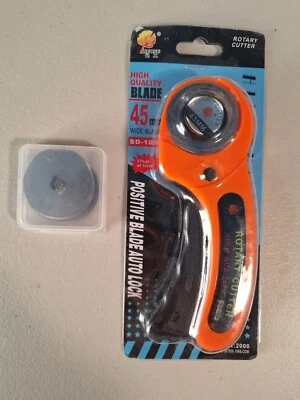 Craft Rotary Cutter SD-100, with 6 Blades - Image 1 of 2