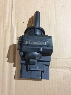 VW CRAFTER IGNITION SWITCH + KEY  A9069002000 - Image 1 of 3