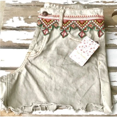FREE PEOPLE / WE THE FREE Borderline Cut-Off Denim Shorts sz 26 Adobe White - Image 1 of 4