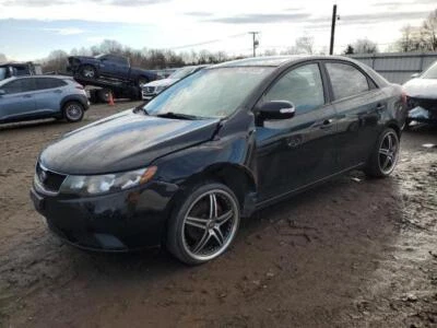 Дверца топливного бака седана Kia Forte 2009 2010 2011 2012 2013 б/у черная окрашенная изящная - Изображение 1 из 4