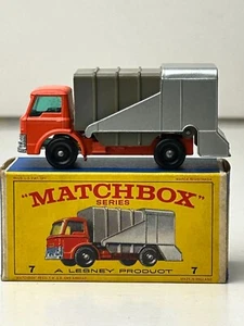Matchbox No. 7 Refuse Garbage Truck with Original Box, Nice - Picture 1 of 21