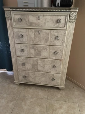 California King Bedroom Set with Storage – Solid Wood, Excellent Condition - Image 1 of 3