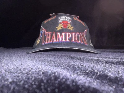 De colección Chicago Bulls 1997 Campeonato Snapback Sombrero Vestuario Gorra Logo Nuevo con Etiquetas Foto 1 de 4