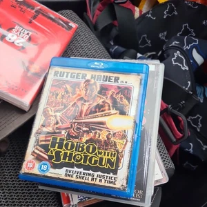 Hobo With A Shotgun (Blu-ray, 2011) Action Adventure Thriller Cult Drama Dark - Picture 1 of 1