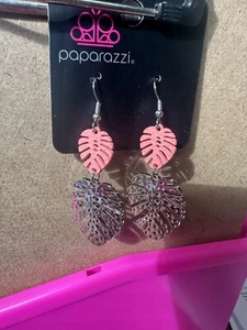 Pendientes colgantes de hoja de filigrana rosa o coral con hoja de plata - Imagen 1 de 5