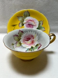 Vtg Teacup & Saucer Made In Japan Yellow w Pink Yellow Floral Gold Trim - Picture 1 of 8