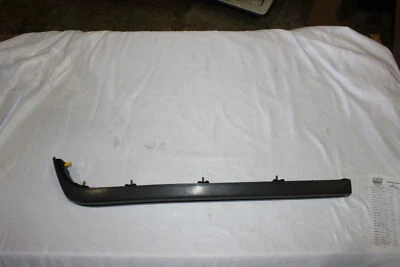 宝马 6 系列 e-24 后保险杠橡胶条 — 第 1/4 张图片