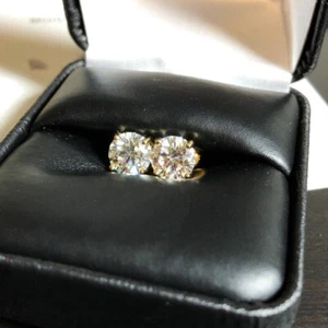 2.60Ct Round Cut Certified Moissanite Women's Stud 14k Yellow Gold Plated Silver - Picture 1 of 3