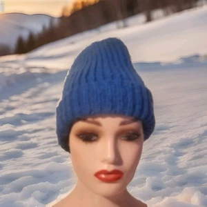 Old Navy Chunky Knit Blue Beanie Hat – Thick Ribbed Winter Cap – One Size –... - Picture 1 of 8