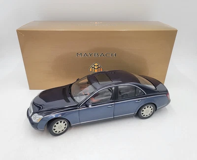GATEWAY GLOBAL - AUTOART - 1:18 DIECAST - MAYBACH 57 SEDAN - TUTONE BLUE - NICE! - Image 1 of 4