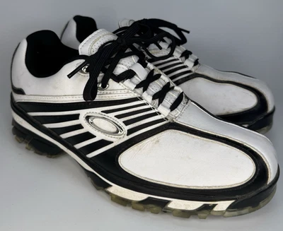 Tênis de golfe vintage Oakley totalmente automático código vermelho masculino 8,5 branco preto 14027-104 - Imagem 1 de 4