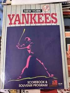 New York Yankees Scorebook And Souvenir Program - Picture 1 of 4