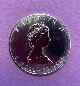 1989 Canada $5 CAD Maple Leaf 1 oz Silver Coin Young Queen Elizabeth II 枫叶银币 旧版 - Picture 1 of 15