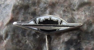 Antique Wartburg DDR GDR East German VEB Auto Car Manufacturer Logo Pin - Picture 1 of 3