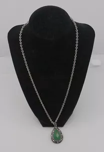 L - COLLAR LIA SOPHIA ANTIGUO con COLGANTE LÁGRIMA, PIEDRA VERDE, 22 PULGADAS - Imagen 1 de 5