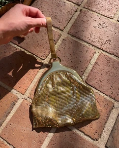 Antique Whiting Davis Gold Mesh Metal Purse Eveningwear, Formal, Wedding, Opera - Picture 1 of 3