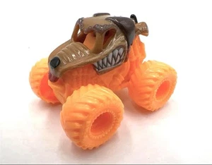 2025 Monster Jam Mini Series 18 CHASE #181 Monster Mutt - Picture 1 of 4