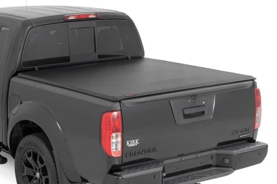 Cubierta de cama enrollable suave Rough Country para 05-21 Nissan Frontier | 5' - 42805500 Foto 1 de 4