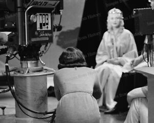 8x10 Print Lee Meriwether Jayne Mansfield in Background NBC Today 1956 #LMJM