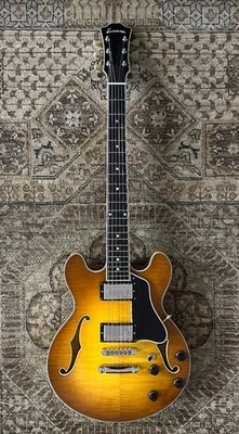 Eastman T484-GB 14" Thinline Eléctrico en Goldburst con Estuche Rígido y Configuración Pro Gratuita Foto 1 de 4