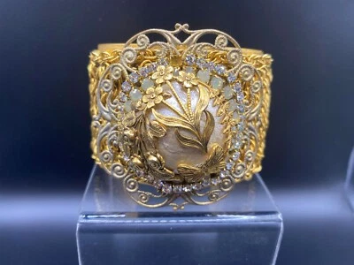 Early Massive MIRIAM HASKELL 金色花卉珍珠开口袖口手链 — 第 1/4 张图片