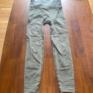 Free People movement ladies olive green Capri leggings. Medium. - Picture 1 of 10