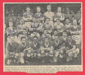 CREWE ALEXANDRA FC 1960-1961 SEASON ORIG AUTOGRAPHED TEAM GROUP 15 X SIGNATURES - Picture 1 of 4
