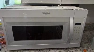 Whirlpool WMH31017AW 1,7 Cu. Microondas blanco sobre la gama Ft. Foto 1 de 4