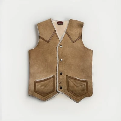 Chaleco de gamuza de piel de oveja grande de colección Neiman Marcus para hombre hecho en Francia Foto 1 de 4