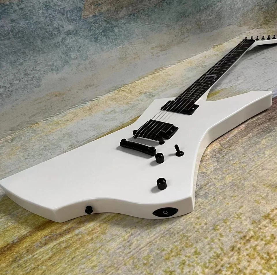 ESP E-Gitarre Snakebyte Inlay Mahagoni Korpus in USA Lager - Bild 1 von 4