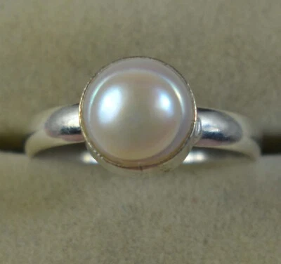 Anillo de boda de piedras preciosas redondas blancas naturales de Tahití del Mar del Sur de 7 quilates/9 mm Foto 1 de 4