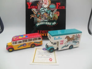 Corgi Classic Q55/1 York Fair 225 Years Anniversary gift set Bedford Coach - Picture 1 of 12