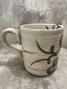TABLETOPS UNLIMITED VINTAGE GRAPE MUG 16 OZ GRAPES ON CREAM BRUSHED BROWN EDGE - Picture 1 of 6