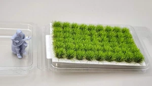 JHT - Spring Green Model Grass Clusters - Self Adhesive Grass Tufts - 8mm height - Picture 1 of 1