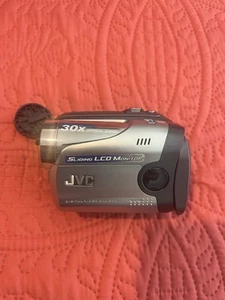 JVC GR-DA30U Digital Video Camera 800x Digital Zoom READ DESCRIPTION - Picture 1 of 5