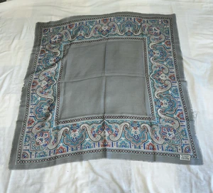 Women's Vtg Scarf Made in Japan Paisley 100% Acrylic Multicolor 30x30 Fringe - Picture 1 of 7