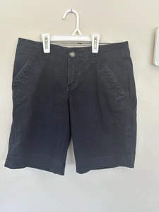 Eddie Bauer women's navy blue chino BLAKELY shorts sz 2 excellent condition - Picture 1 of 3