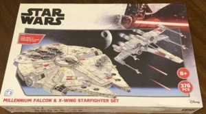Disney Star Wars Millennium Falcon & X-Wing Starfighter Set kit modellino carta nuovo - Foto 1 di 9