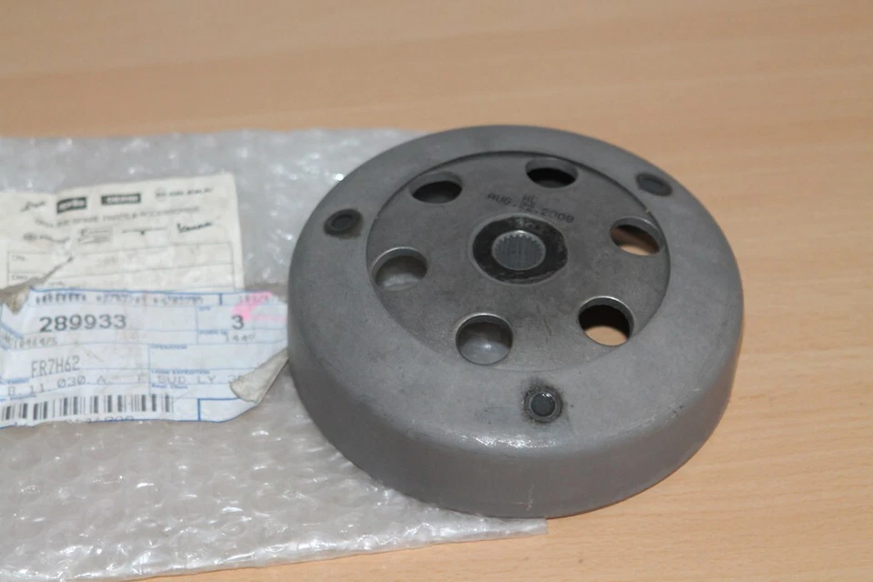 CLOCHE EMBRAYAGE pour PIAGGIO VESPA GILERA 50 cc  .Ref: 289933 * NEUF / ORIGINAL - Photo 1/1