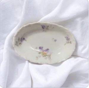 T & V Limoges France Depose Violets Flowers & Gold Floral Porcelain Oval Dish - Picture 1 of 3